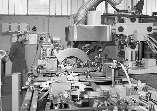 Linia produkcyjna firmy Comac w zakładzie przy Via Garofoli, San Giovanni Lupatoto