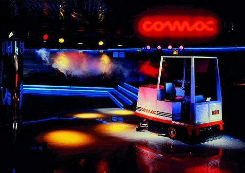 推出Comac C125驾驶式洗地机