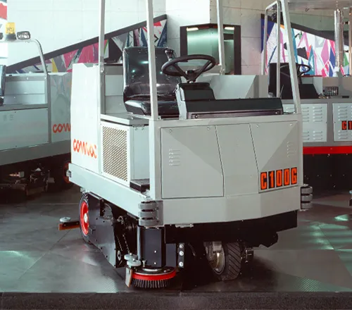 Comac C100驾驶式洗地机在市场上崭露头角