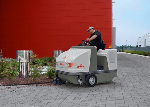Comac's CS80, CS90 and CS100-120 sweepers are created, with hydraulic systems